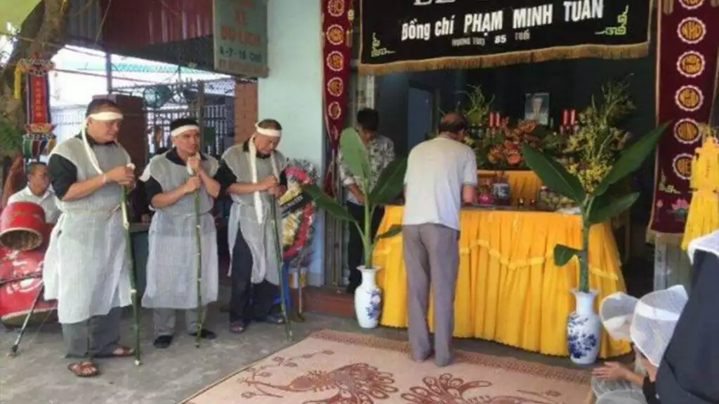 Nằm chiêm bao thấy đám ma nhà hàng xóm