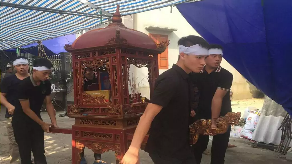 Nằm mơ thấy đưa tang 